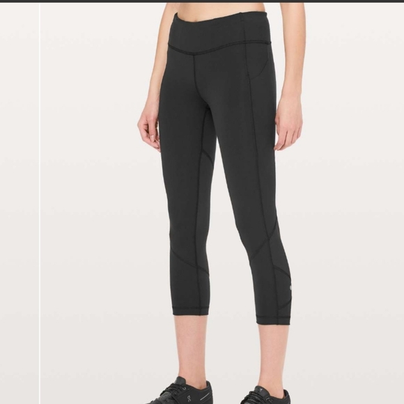 ❤️SALE! LULULEMON Pace Rival Crop 22" - Picture 1 of 14